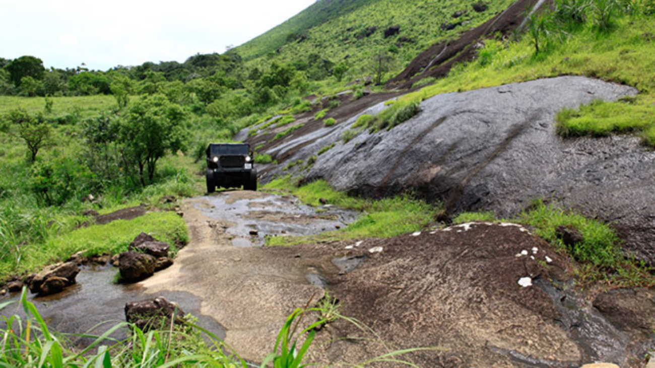 ilaveezhapoonchira20131127101640_200_1